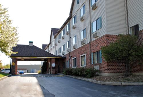 Nearby attraction, Geneva Motel Inn in St. Charles (IL)