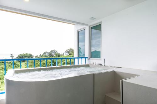 Balcony/terrace, Costa Village Bangsaray in Bang Saray