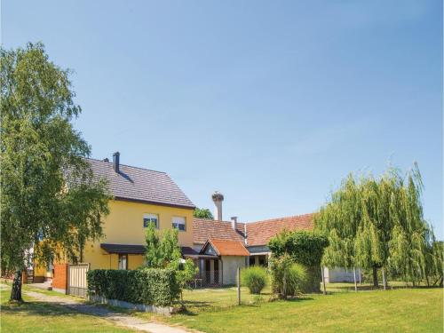  Two-Bedroom Holiday Home in Drenje, Unterkunft in Drenje
