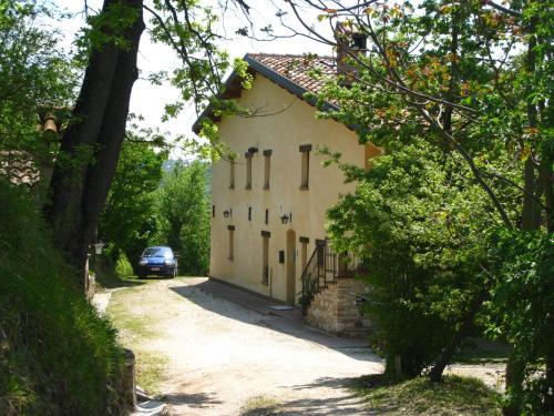  Countryhouse Il Sentiero Degli Ailanti, Cerreto dʼEsi