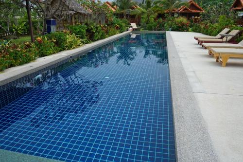 Swimming pool, Thai House Resort in Khao Tao