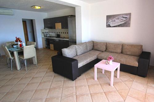 Beachfront Apartments Baricevic with Pool
