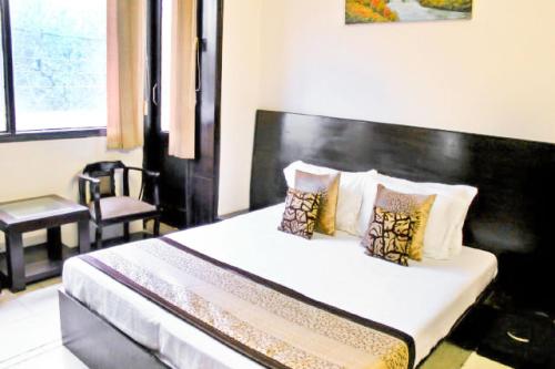 

1-BHK for 3 in DLF Phase 4, by GuestHouser