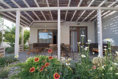 The Poolhouse - image 7