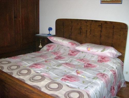 3 bedrooms, 6 beds