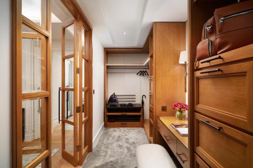 Corinthia London - image 2