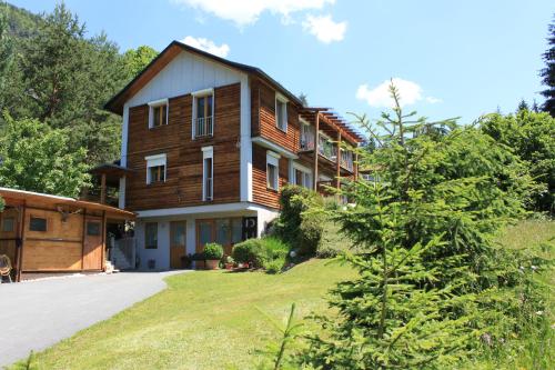 Two-Bedroom Apartment with Mountain View