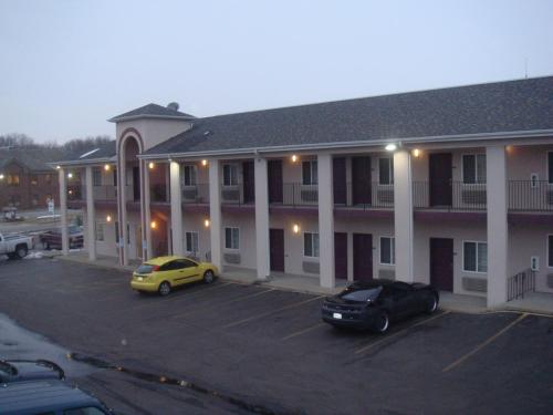 Townhouse Inn & Suites Omaha