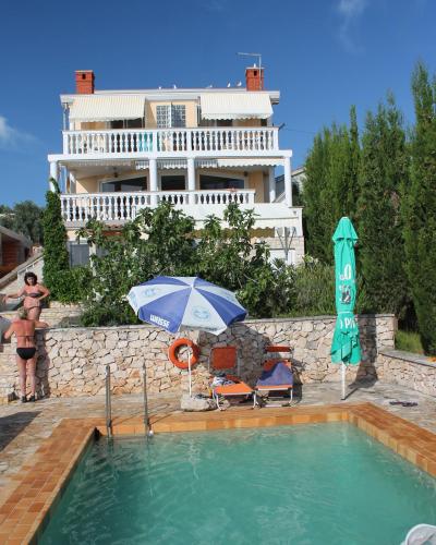  Haus Rogaca, Unterkunft in Ždrelac