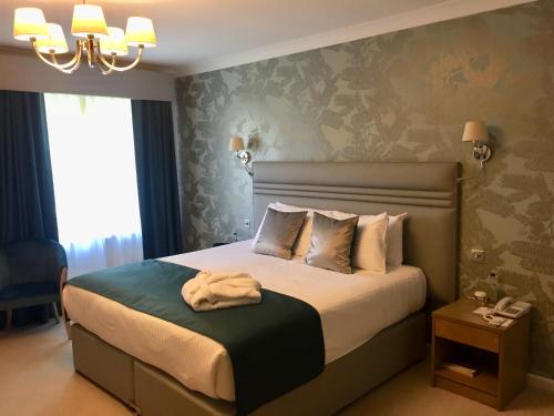 Best Western Hotel de Havelet Located in Havelet, Best Western Hotel de Havelet is a perfect starting point from which to explore Saint Peter Port. Offering a variety of facilities and services, the hotel provides all you need for