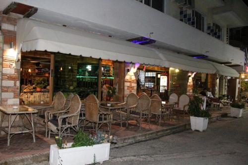Republika Hotel – Saranda, OR
