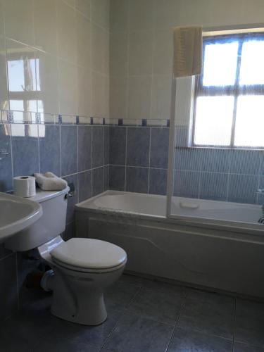 O'Connors Guesthouse - image 2