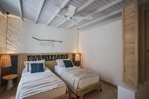Classic Room (Land or Street Side) image 4