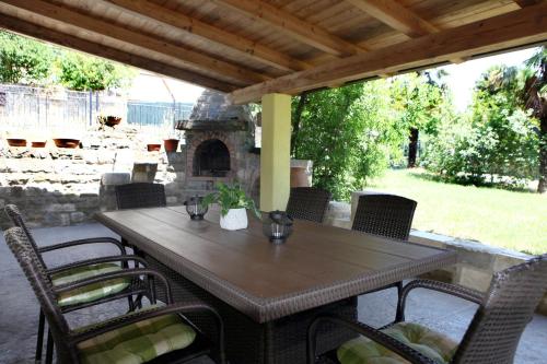 外部景觀, Serenity Apartments CB in 魯斯亞