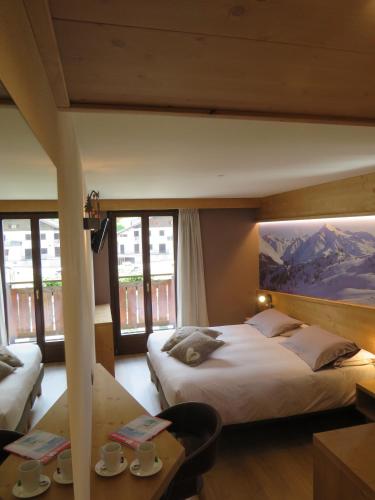 2 twin beds
