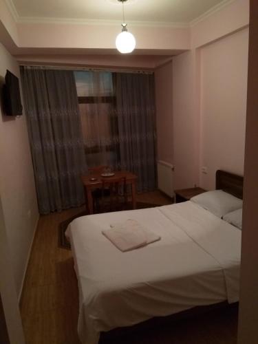 NNN Tourist – Kutaisi, IN