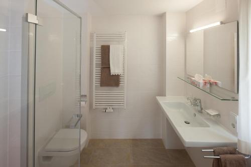 Apartment with Mountain View