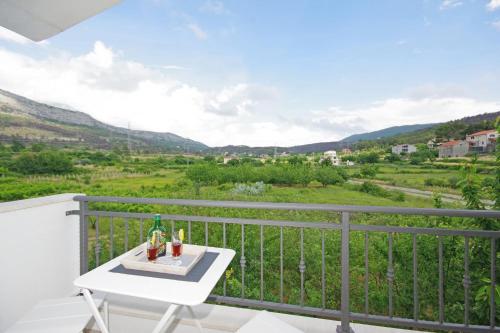  Luxurious, modern and spacious apartment with terraces in Tugare