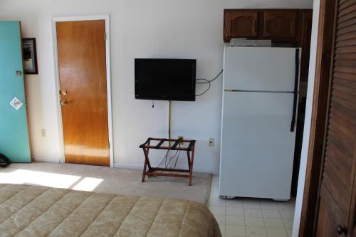 Sara Placid Inn & Suites - image 9