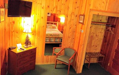 Book From Nz 137 Mitchells Lodge And Cottages In Highlands Nc