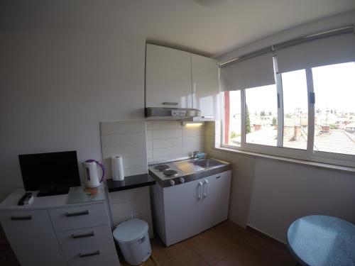 Studio Apartment image 10