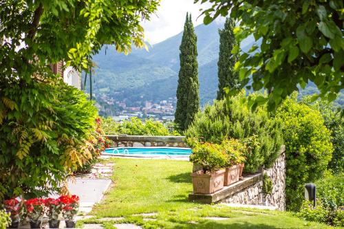  J&J House, Pension in Castelmarte