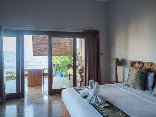 Amed Beach Villa