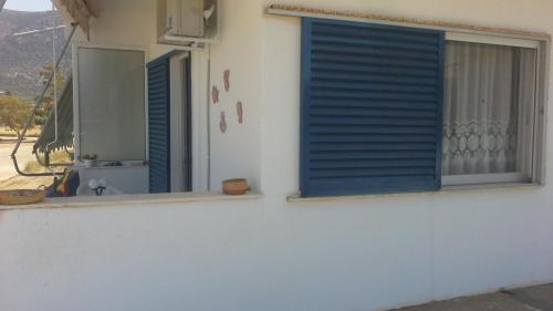  Studio by the Sea in Alikí