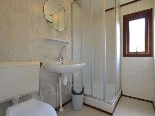  Spacious Holiday Home in Hechtel-Eksel with Pool, Unterkunft in Rodenboom