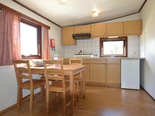  Spacious Holiday Home in Hechtel-Eksel with Pool, Unterkunft in Rodenboom