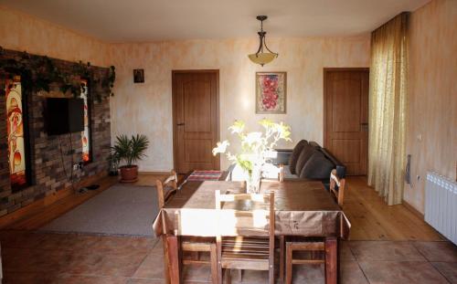 Family Mini-Hotel Martirosyan's and tours – Yerevan, PR