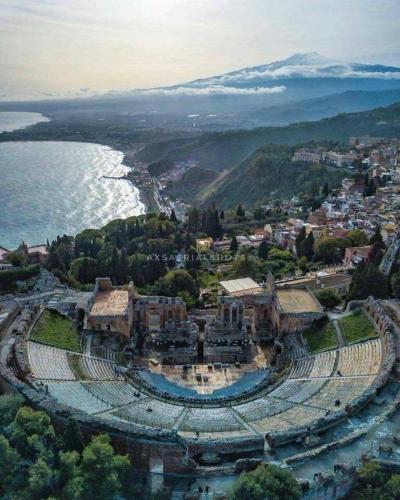  HOUSE OF GIANNY (The Wolf Nest) in Taormina