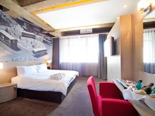 Reef Hotel photo 3