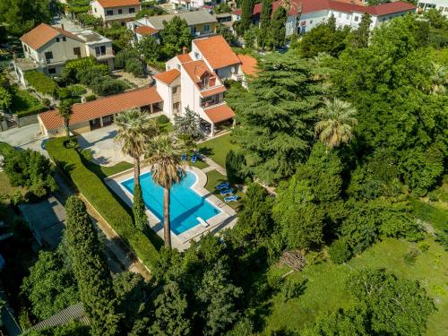 Luxury Villa Vesna – khách sạn tại Kastel Luksic