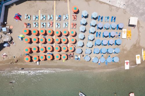  Sea-esta Beach House, By ThinkVilla in Balíon