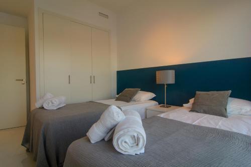 Brand new 3 bedroom penthouse in Belaire with solarium terrace and pools - main image