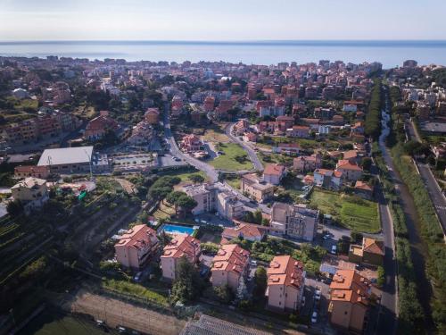 Residence Holidays - image 14