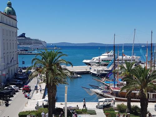Riva (Split's promenade)