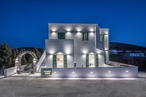 Gaia lux inn in Milos Island