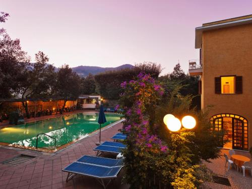 Hotel Cleopatra - image 2