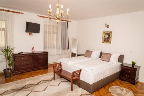 One-Bedroom Apartment image 9