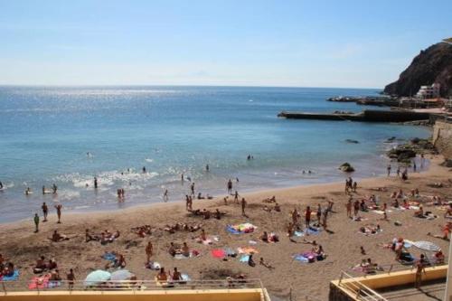  Apartamento en playa de Sardina, Ferienwohnung in Sardina