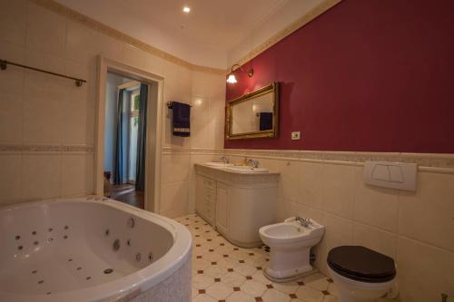 Filip’s Palace Luxurious Apartment, Ljubljana (photo 8)