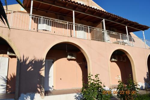  Alex Apartments in Kouramaditika
