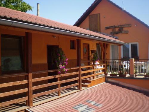 Penzion Adriana – khách sạn tại Brzotin