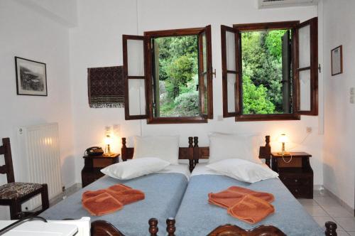 Economy Double Room with Garden View