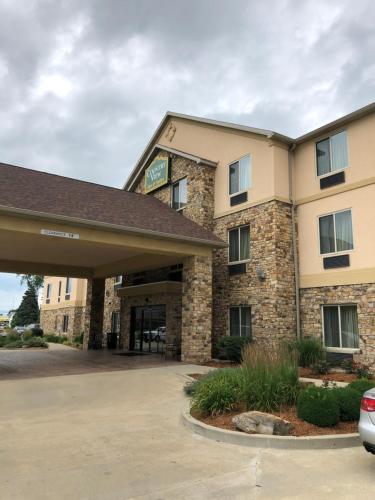 Entrance, Countryview Inn & Suites in Robinson (IL)