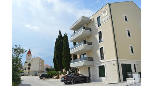  Apartments Jakov in Promajna
