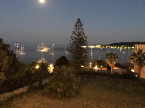 Classy lux apt w/ sea view, garden, parking