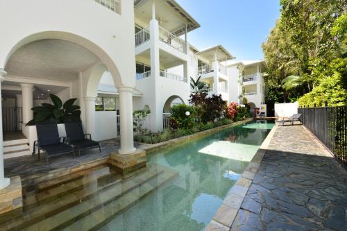 Apartment with Balcony image 7